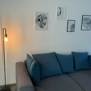 Großes, Neues Im Souterrain Apartment